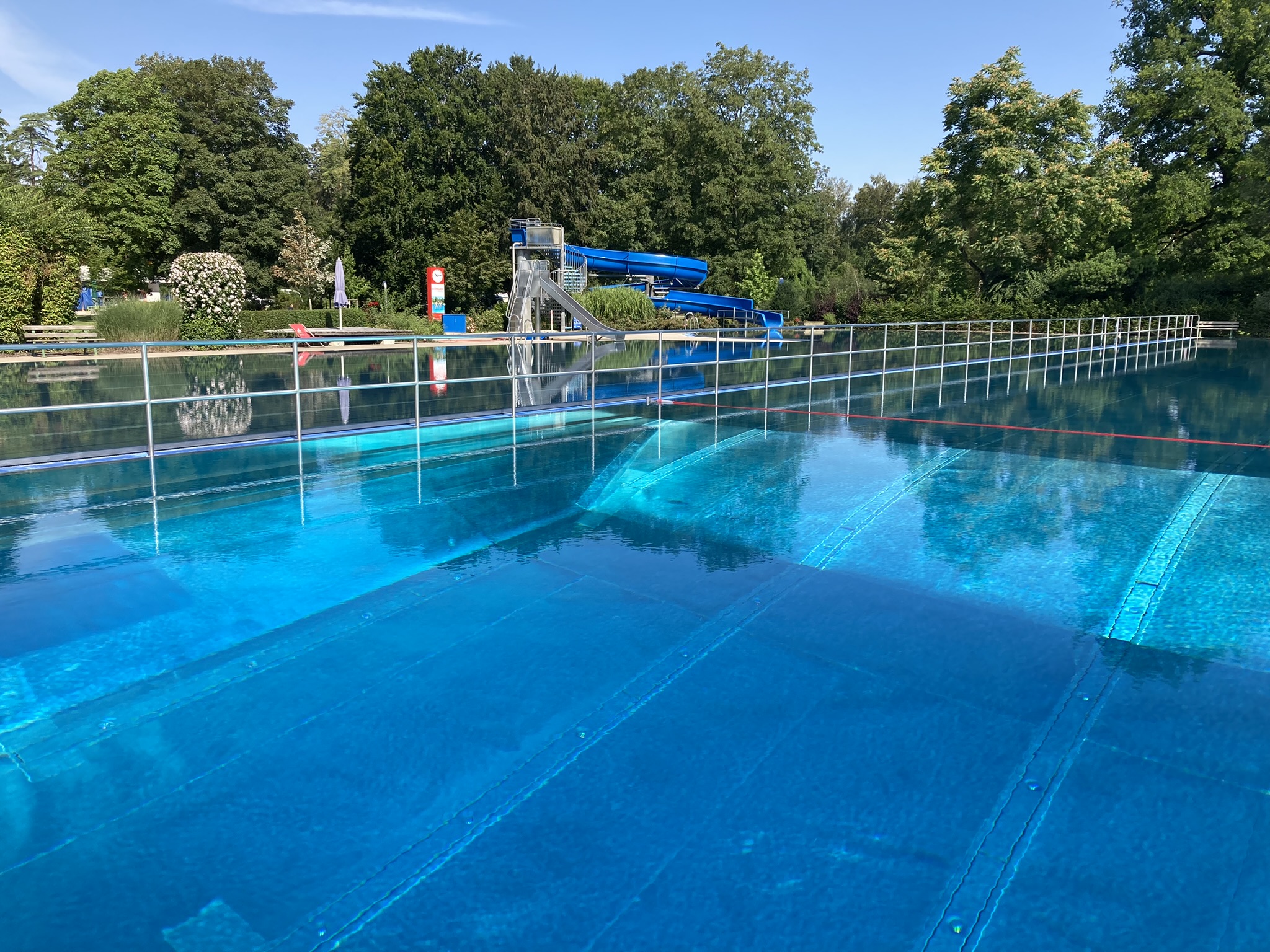 Ausblick auf das Schwimmerbecken